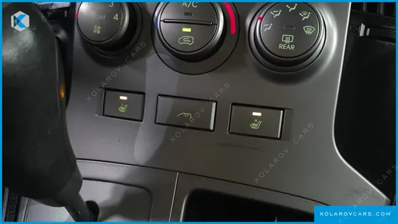 HYUNDAI STAREX 5-SEATER VAN