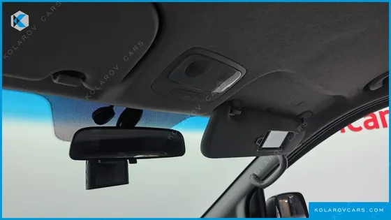 HYUNDAI STAREX 5-SEATER VAN