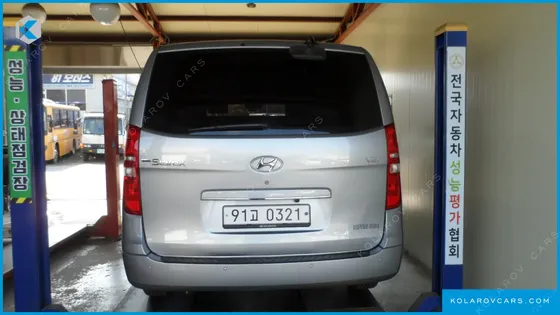 HYUNDAI STAREX 3-SEATER VAN