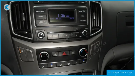 HYUNDAI STAREX 3-SEATER VAN
