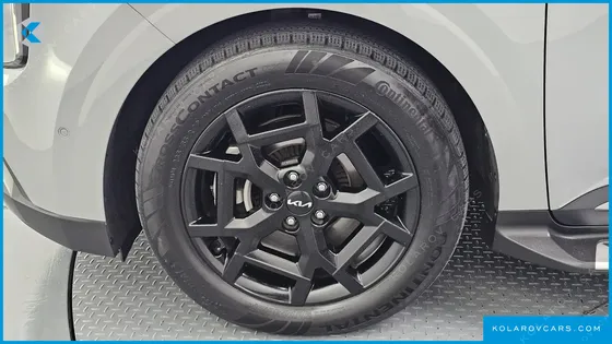 KIA CARNIVAL DIESEL 9-SEATER GRAVITY