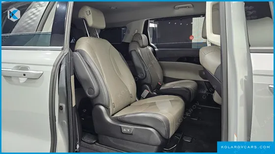 KIA CARNIVAL DIESEL 9-SEATER GRAVITY
