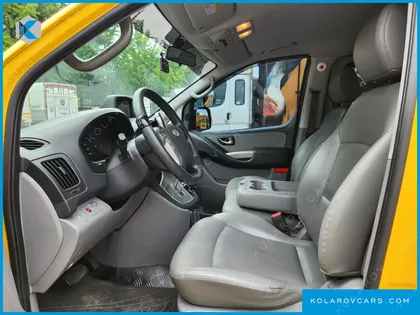 HYUNDAI STAREX 12-SEATER WAGON