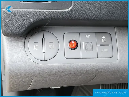 HYUNDAI STAREX 12-SEATER WAGON