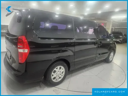 HYUNDAI STAREX 12-SEATER WAGON