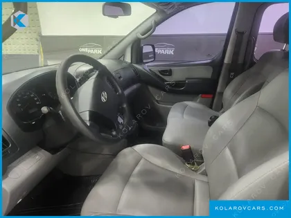 HYUNDAI STAREX 12-SEATER WAGON