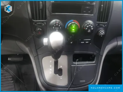 HYUNDAI STAREX 12-SEATER WAGON