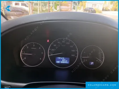 HYUNDAI STAREX 12-SEATER WAGON