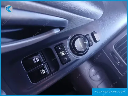 HYUNDAI STAREX 12-SEATER WAGON
