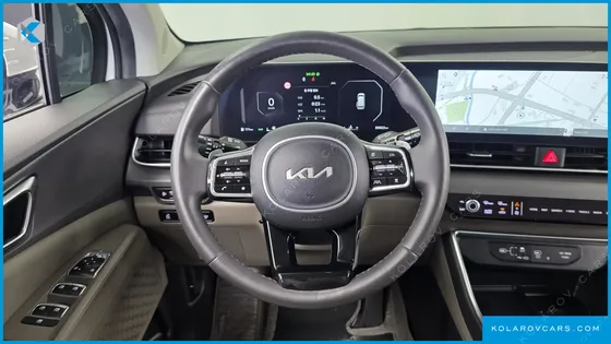 KIA CARNIVAL DIESEL 7-SEATER OUTDOOR