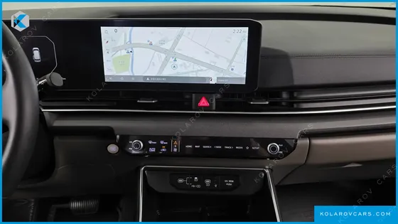 KIA CARNIVAL DIESEL 7-SEATER OUTDOOR