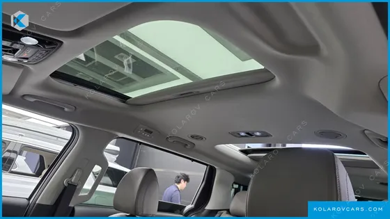 KIA CARNIVAL DIESEL 7-SEATER OUTDOOR