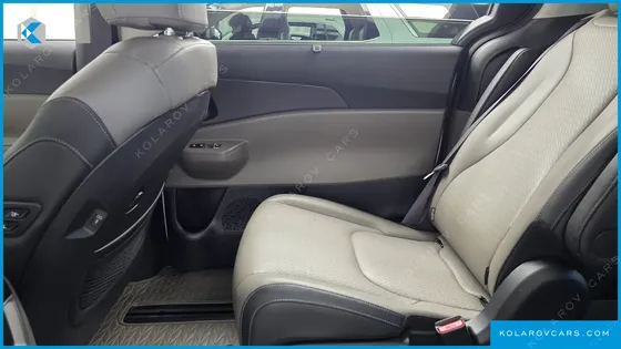 KIA CARNIVAL DIESEL 7-SEATER OUTDOOR