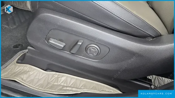 KIA CARNIVAL DIESEL 7-SEATER OUTDOOR