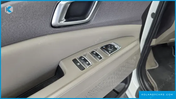 KIA CARNIVAL DIESEL 7-SEATER OUTDOOR