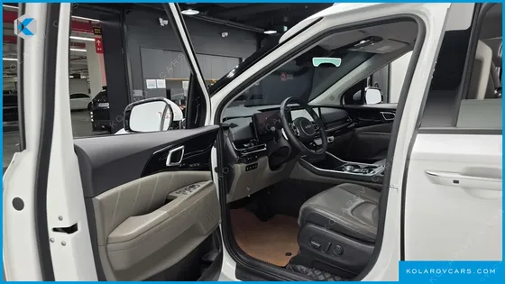 KIA CARNIVAL DIESEL 9-SEATER SIGNATURE