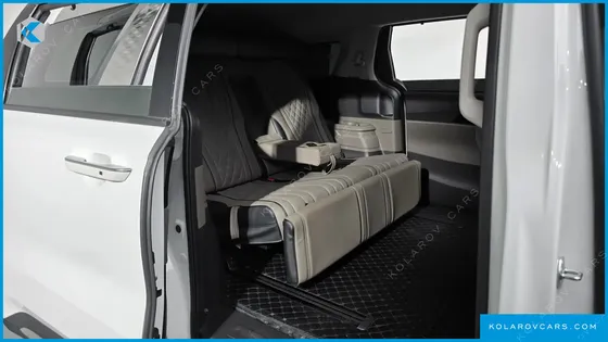 KIA CARNIVAL DIESEL 9-SEATER SIGNATURE