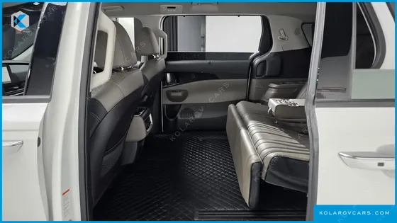 KIA CARNIVAL DIESEL 9-SEATER SIGNATURE