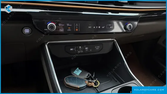 KIA CARNIVAL DIESEL 9-SEATER SIGNATURE
