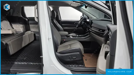 KIA CARNIVAL DIESEL 9-SEATER SIGNATURE