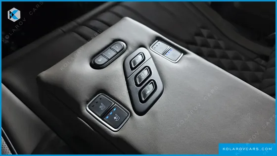 KIA CARNIVAL DIESEL 9-SEATER SIGNATURE