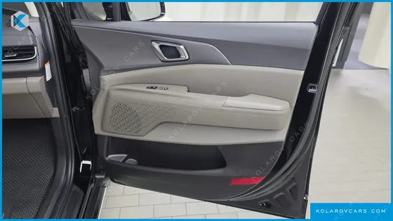 KIA CARNIVAL HEV 9-SEATER HI-LIMOUSINE (SPECIAL VEHICLE)