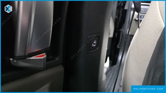 KIA CARNIVAL HEV 9-SEATER HI-LIMOUSINE (SPECIAL VEHICLE)
