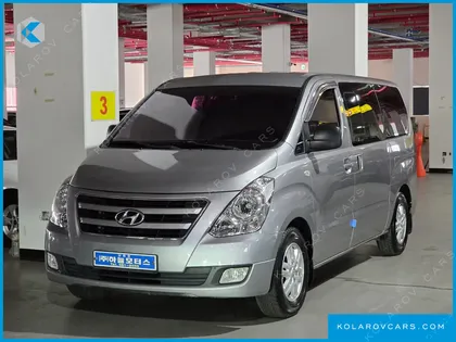 HYUNDAI STAREX 5-SEATER VAN