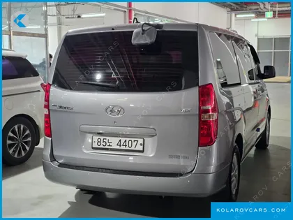 HYUNDAI STAREX 5-SEATER VAN