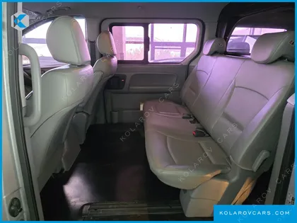 HYUNDAI STAREX 5-SEATER VAN
