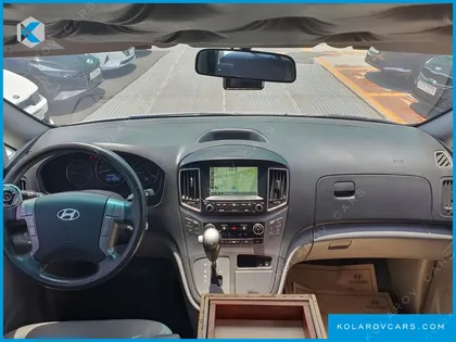 HYUNDAI STAREX 11-SEATER WAGON