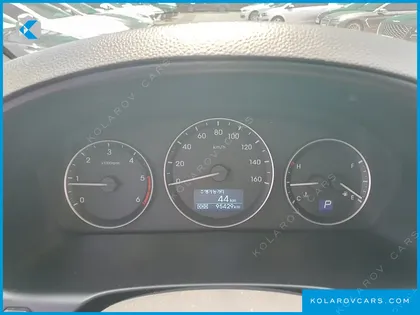 HYUNDAI STAREX 11-SEATER WAGON