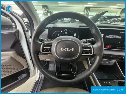 KIA CARNIVAL DIESEL 9-SEATER PRESTIGE