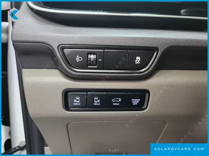 KIA CARNIVAL DIESEL 9-SEATER PRESTIGE