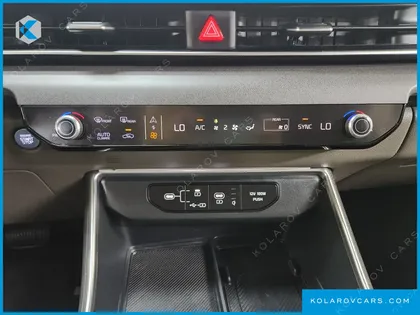 KIA CARNIVAL DIESEL 9-SEATER PRESTIGE