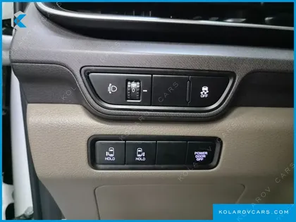 KIA CARNIVAL HEV 9 SEATER PRESTIGE