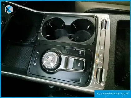KIA CARNIVAL HEV 9 SEATER PRESTIGE