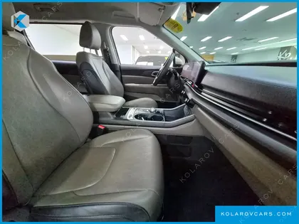 KIA CARNIVAL HEV 9 SEATER PRESTIGE