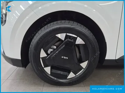 KIA CARNIVAL HEV 9 SEATER PRESTIGE