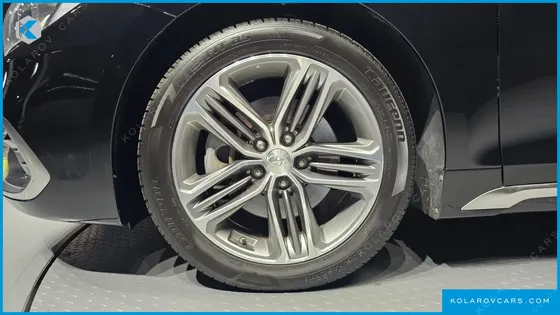 HYUNDAI GRANDEUR 3.0 LPI EXCLUSIVE (RENTAL CAR)