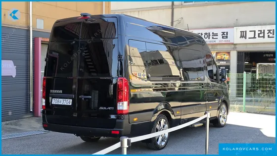 HYUNDAI SOLATI 16-SEATER