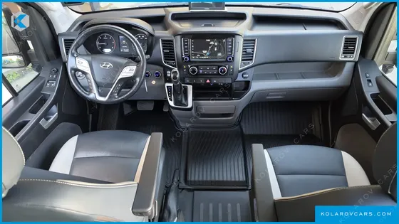 HYUNDAI SOLATI 16-SEATER