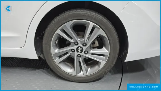HYUNDAI ELANTRA (AVANTE) 1.6 GDI VALUE PLUS