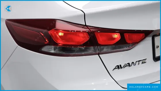 HYUNDAI ELANTRA (AVANTE) 1.6 GDI SMART