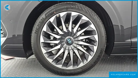 HYUNDAI GRANDEUR 2.5 GASOLINE  2WD
