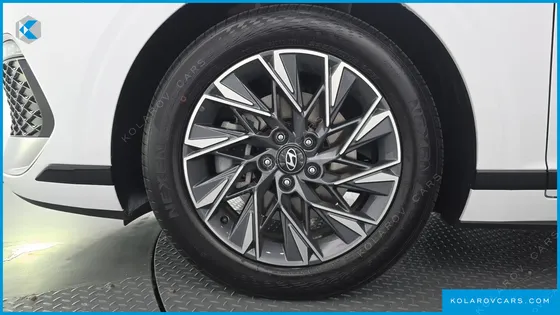 HYUNDAI GRANDEUR 2.5 GASOLINE  2WD