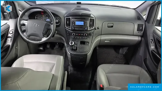 HYUNDAI STAREX VAN 5-SEATER