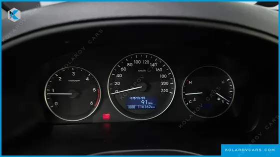 HYUNDAI STAREX VAN 5-SEATER