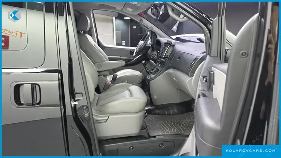 HYUNDAI STAREX VAN 5-SEATER