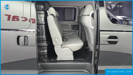 HYUNDAI STAREX VAN 5-SEATER